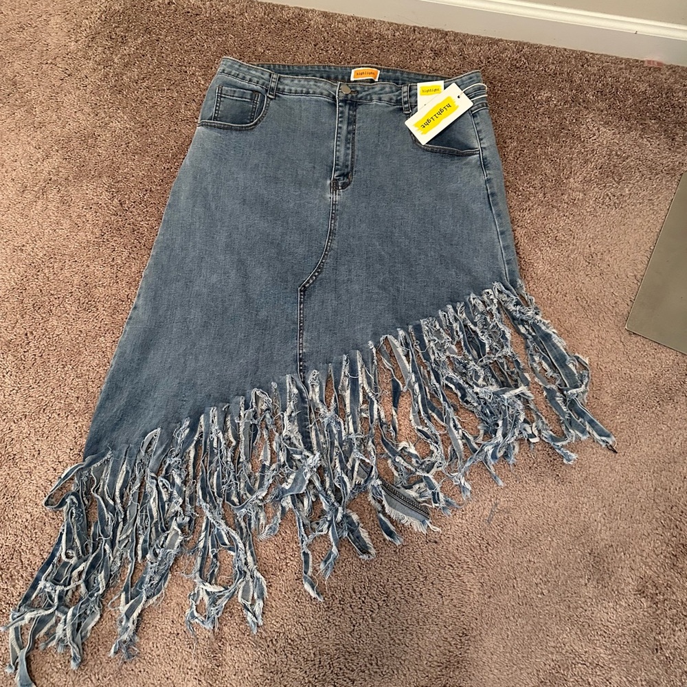 Plus size distressed ripped skirt . Highlight size 3x